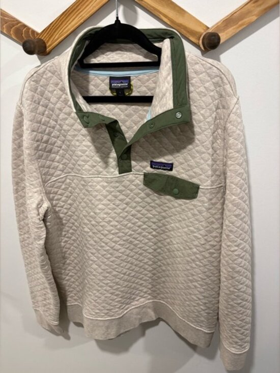 Patagonia Sweaters - Patagonia WOMANS Organic cotton quilt snap T pullover